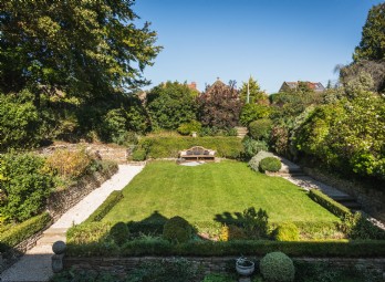Garden Lovers - Unique Escapes